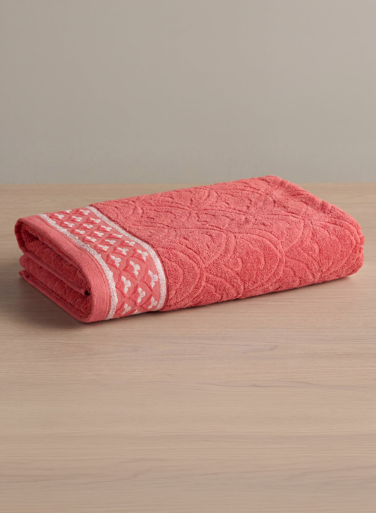 Parrylife Solo Bath Towel  Highly Absorbent & Fade Resistant Cotton Blend 70x140 CM Home & Travel Towel  PARAJOHN UAE