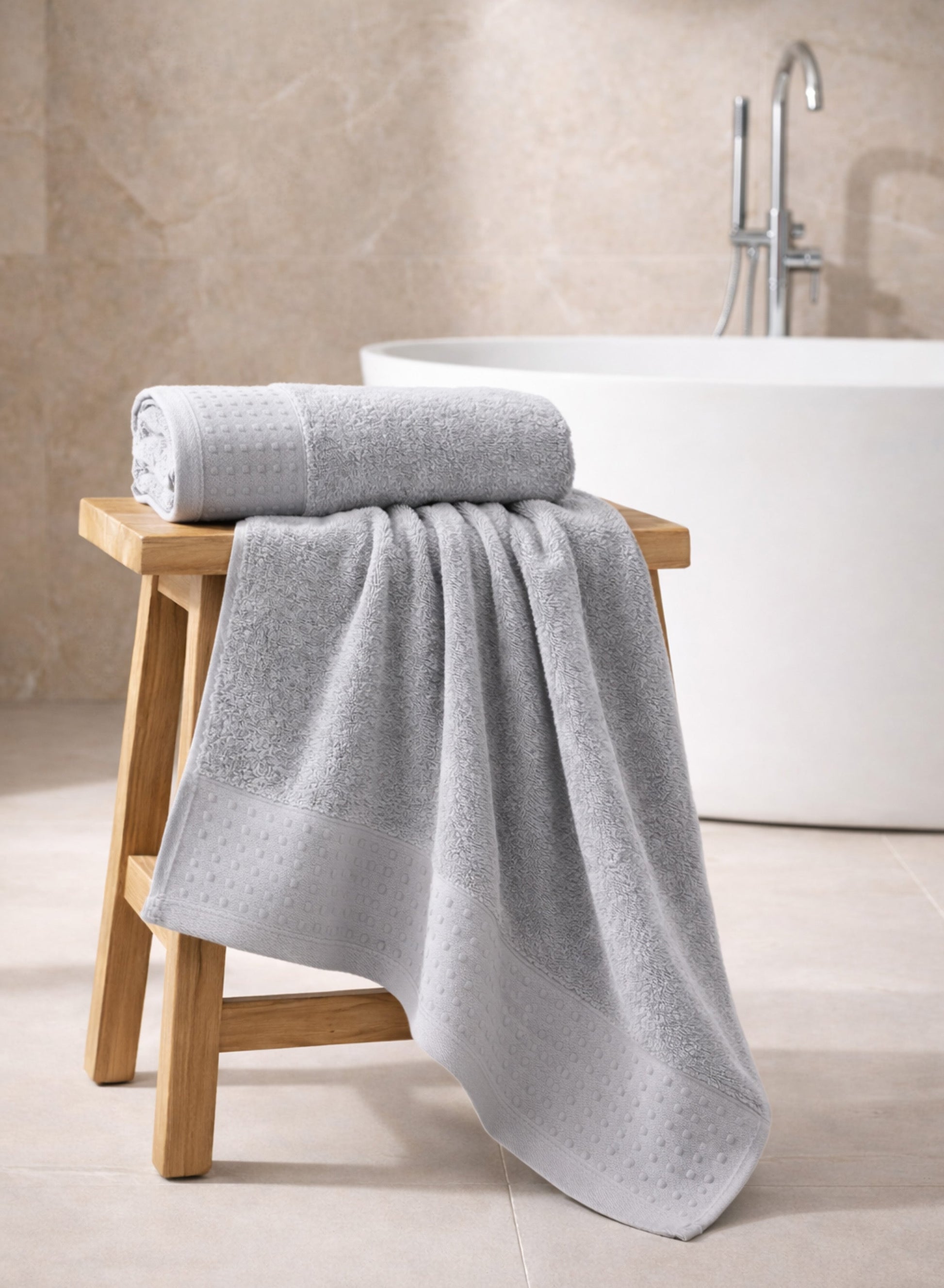 Parrylife Comfort Plus Bath Towel – Soft & Highly Absorbent Cotton Blend, Fade-Resistant, 70×140 cm  PARAJOHN UAE